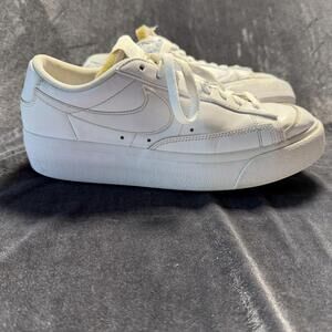 Nike Blazer Low Platform Shoes Womens Size 10 White Leather DJ0292-100